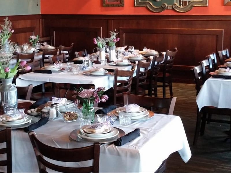 Private dining room at Wixom Station Grill
